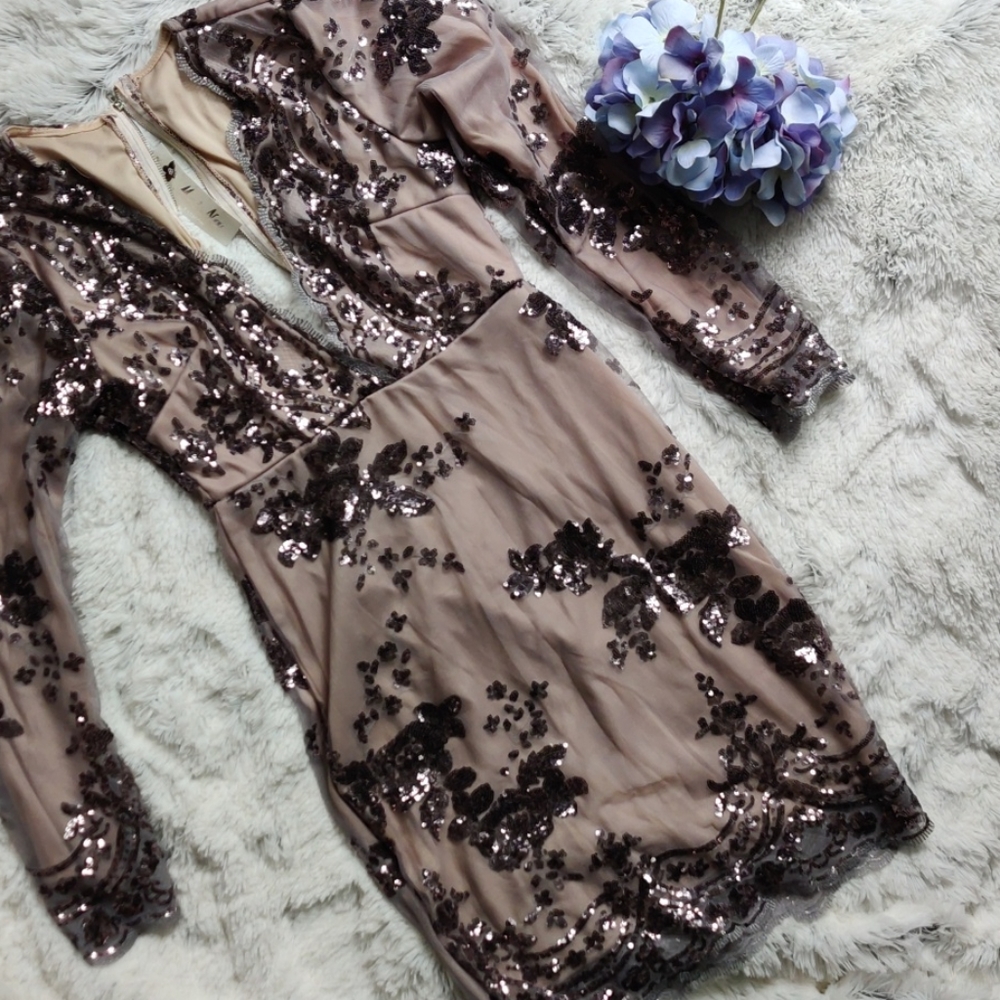 🌼 NWT~Mei Na Fashion ~Gray Sequin Dress 🌼